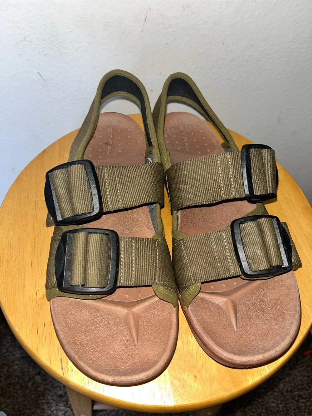 Astral men’s Webber M’s Sandals Sz 9 Olive Green